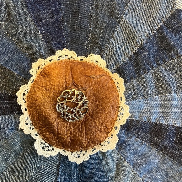 Handmade, Upcycled Denim Tote Bag, Dresden Plate, Lined, Blue/Brown. - Picture 4 of 7